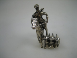 Zilveren Miniatuur Origineel Ruiter met paard Honden en Jachtgeweer ca 1974