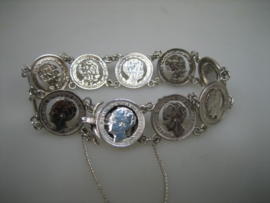 Koningin Wilhelmina zilveren dubbeltjes armband uit het jaar 1941