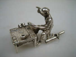 Miniatuur Zilver Schoenmaker | Antiekjuwelier | Antiek & Oud Zilver uit 1964