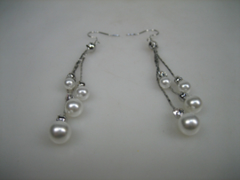 Zwanenhals oorbellen hangend met imitatie Parels en zirkonia,s