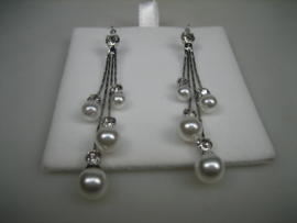 Zwanenhals oorbellen hangend met imitatie Parels en zirkonia,s