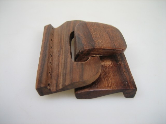Acht Rijen Houten Collier of Gespsluiting  Bruin/donkerbruin