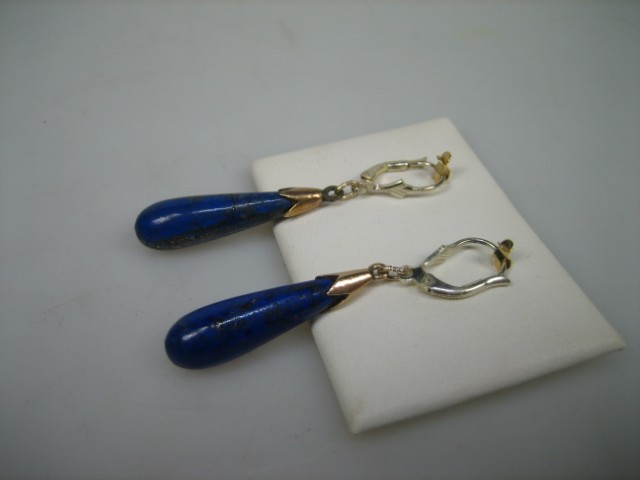 Gouden Pegel oorbellen met Lapis Lazuli met gouden kroontjes uit ca. 1952
