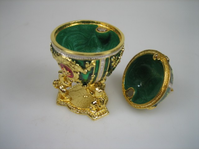 Luxe Faberge-Eierhouder Groen geëmailleerd met goudkleurige versieringen Nieuw