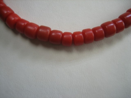Oude Imitatie Koraal Kaasmodel Collier met Double Ronde Sluiting uit ca. 1938