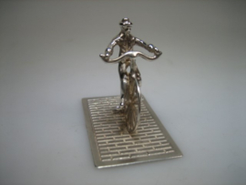 Zilver Miniatuur man op antieke fiets uit ca. 1980