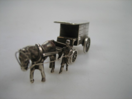 Zilver Hollands miniatuurtje Paard en wagen met begeleider uit ca. 1969