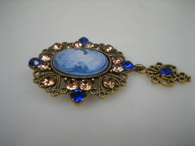 Broche Portret – Legering & Hars met Bergkristallen (Donkerblauw/Goudkleurig)
