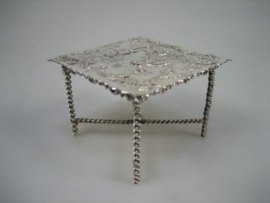 Antieke zilveren miniatuur tafeltje Schoonhoven uit ca. 1875/1924