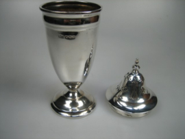 Antieke Sterling Zilveren Zout / Peperstrooier uit ca. 1908