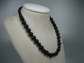 Antiek Onyx collier met zilveren karabijn sluiting