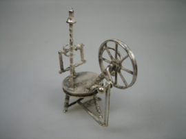 Zilveren Spinnenwiel miniatuur Zilver uit ca. 1979