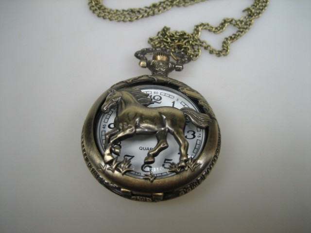 Quartz Zakhorloge met ketting met Paard afbeelding aan de voorzijde Nieuw