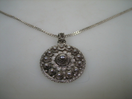 Antieke Zeeuwse knop hanger met zilveren gourmet collier ca. 1910