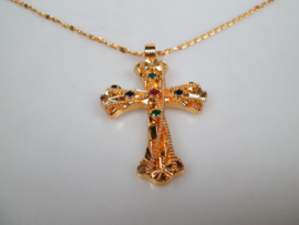 Goudkleurig groot kruis met diversen Zirkonias incl. collier
