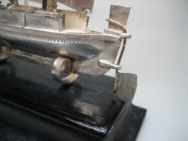 Antieke vintage Hollands sterling zilveren miniatuur zeiljacht uit ca. 1928