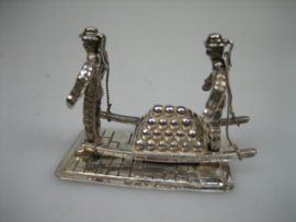 Miniatuur Zilver Goudse Kaasdragers uit ca. 1950