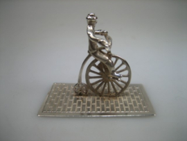 Zilver Miniatuur man op antieke fiets uit ca. 1980