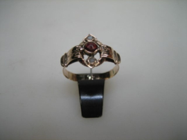 Antiek zeldzame gouden 14 karaat damesring uit ca. 1800