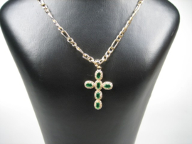 Kruis met Groene kleurstenen en een figaro collier met Cartier sluiting nieuw