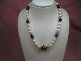 Antiek Parel collier met Lapis Lazuli en met 14 krt. goudstukken ca.1935