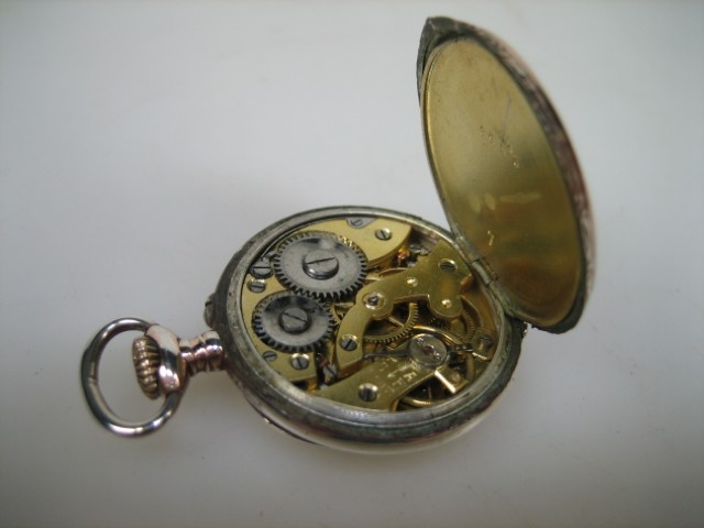 Antiek Zilveren Zakhorloge uit ca.1910/1912 zal nagezien moeten worden lees onderstaande