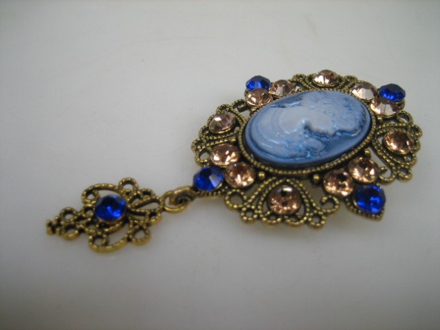 Broche Portret – Legering & Hars met Bergkristallen (Donkerblauw/Goudkleurig)