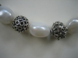Antiek Parels Zilver collier met zilveren stukken