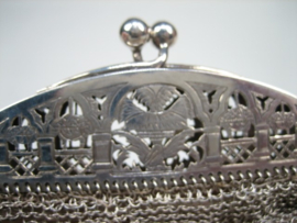 Antieke zilveren Zeeuwse dames tas maliënkolders uit ca.1906