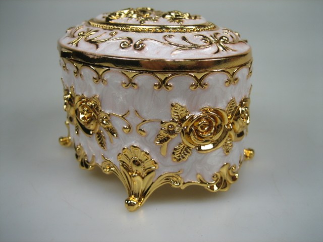 Luxe Sieraden Box Wit geëmailleerd Ovaal met goudkleurige versieringen Nieuw