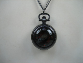 Quartz zakhorloge met ketting en embleem afbeelding van een Raaf