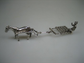 Zilveren miniatuur Boer met Ploeg en Paard Amsterdam ca.1970