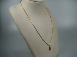 Goud verguld collier met Bloedkoraal handje als hanger nieuw