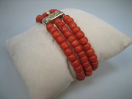 Antieke Bloedkoralen Armband met Goudkleurige Vergulde Sluiting uit ca. 1890