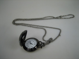 Quartz zakhorloge met ketting en embleem afbeelding van een Raaf