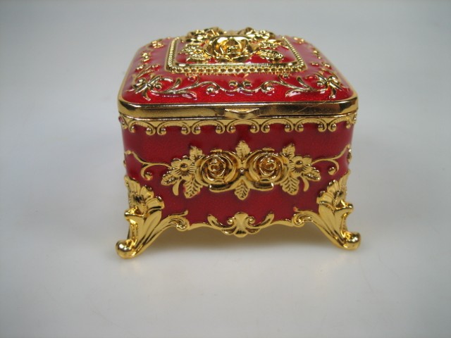 Luxe Sieraden Doosje Rood geëmailleerd met goudkleurige versieringen