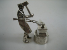 Nederlands zeldzaam zilveren miniatuur hoefsmid met aambeeld uit ca.1952