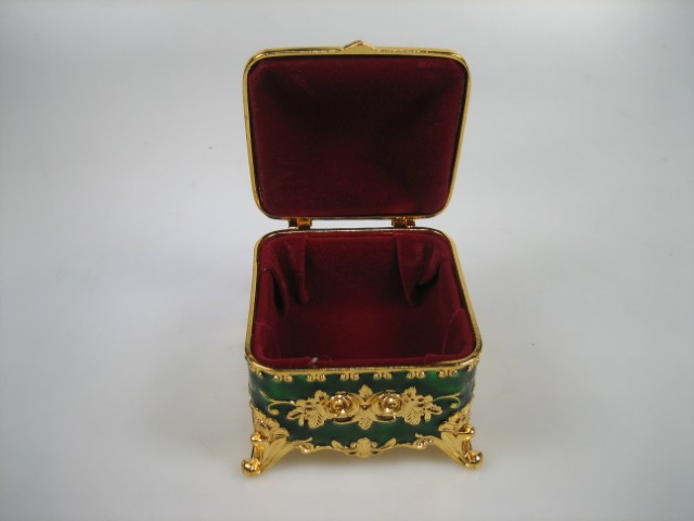 Luxe Sieraden Doosje geëmailleerd met goudkleurige versieringen Groen