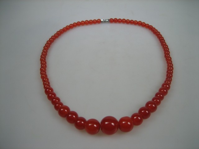 Prachtig rond geslepen Agaat ketting aflopend met stersluiting
