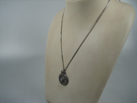 Antieke Zeeuwse knop hanger met zilveren gourmet collier ca. 1910