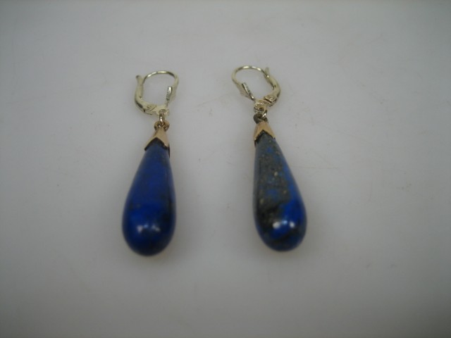 Gouden Pegel oorbellen met Lapis Lazuli met gouden kroontjes uit ca. 1952