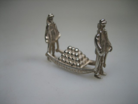 Miniatuur Zilver kaasdragers te Gouda uit ca. 1975