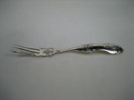 Antiek zilveren vleesvorkje / zuurvorkje biedermeier ca. 1856/1867
