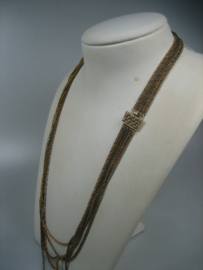 Double en zilverstaal 5 rijen collier met diversen kleuren met Baksluiting uit ca. 1948