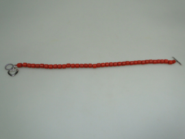 Imitatie Bloedkoraal met een zilveren kapittelstokje en hartje