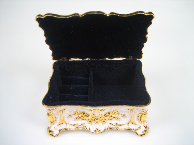 Luxe Sieraden Box Wit geëmailleerd met goudkleurige versieringen Nieuw