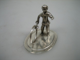 Zilver Miniatuur Kind met Hoepel uit ca.1981 van J. Weeda