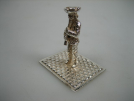 Zilveren miniatuurtje klassieke hobospeler uit ca. 1978