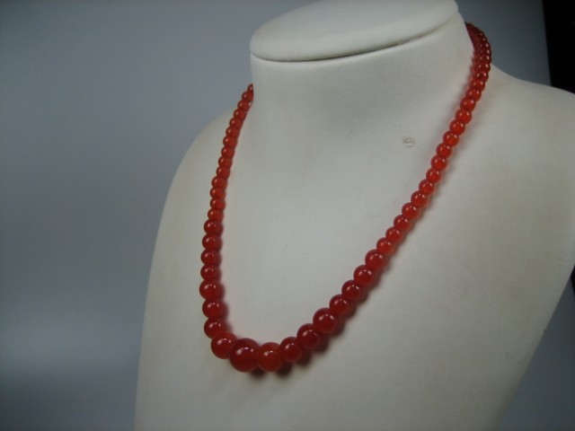 Prachtig rond geslepen Agaat ketting aflopend met stersluiting