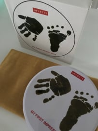 Zachte hydrofiele babydoek met afdrukset voor baby's handje